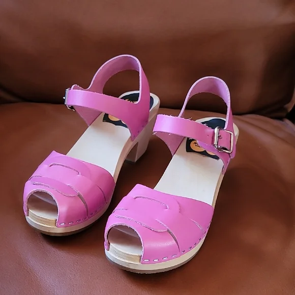 Swedish Hasbeens Cute Pink Clog Sandals - Picture 1 of 5